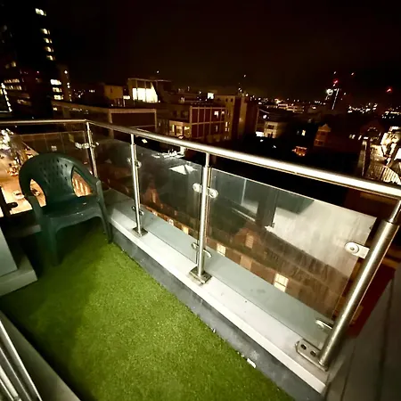 Winner Of 2025 Traveller Award - 2 Double Bed In Heart Of Centre With Netflix & Wifi شقة