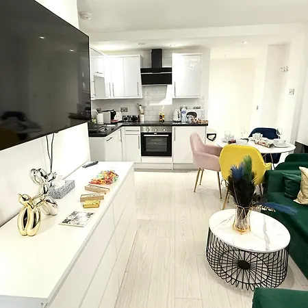 Winner Of 2025 Traveller Award - 2 Double Bed In Heart Of Centre With Netflix & Wifi *