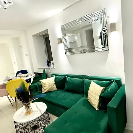 Winner Of 2025 Traveller Award - 2 Double Bed In Heart Of Centre With Netflix & Wifi * ليدز