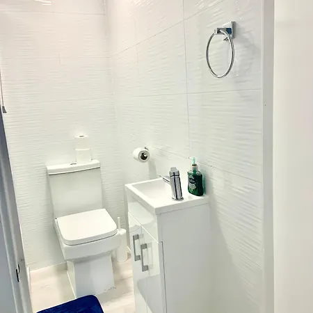 شقة Winner Of 2025 Traveller Award - 2 Double Bed In Heart Of Centre With Netflix & Wifi