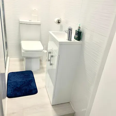 Winner Of 2025 Traveller Award - 2 Double Bed In Heart Of Centre With Netflix & Wifi Appartement *
