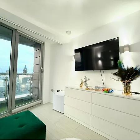 公寓 Winner Of 2025 Traveller Award - 2 Double Bed In Heart Of Centre With Netflix & Wifi 利兹