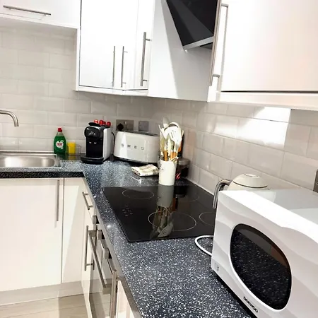 Winner Of 2025 Traveller Award - 2 Double Bed In Heart Of Centre With Netflix & Wifi * 利兹