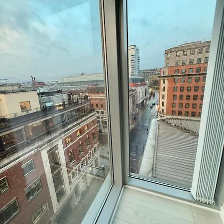 شقة Winner Of 2025 Traveller Award - 2 Double Bed In Heart Of Centre With Netflix & Wifi ليدز