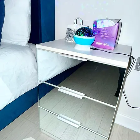 شقة Winner Of 2025 Traveller Award - 2 Double Bed In Heart Of Centre With Netflix & Wifi *