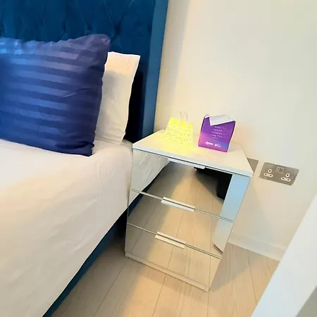 Winner Of 2025 Traveller Award - 2 Double Bed In Heart Of Centre With Netflix & Wifi