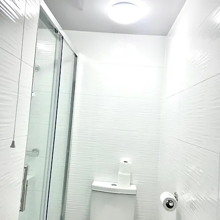 Winner Of 2025 Traveller Award - 2 Double Bed In Heart Of Centre With Netflix & Wifi شقة *