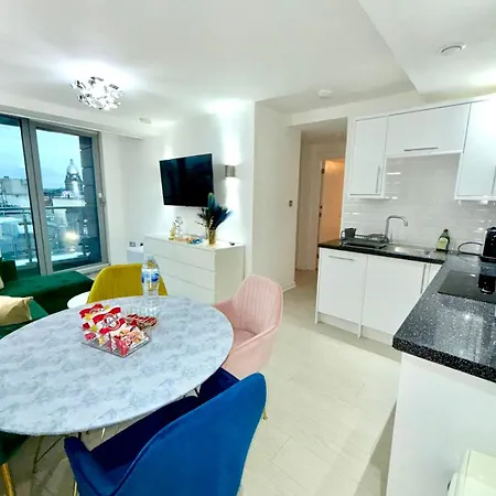 شقة Winner Of 2025 Traveller Award - 2 Double Bed In Heart Of Centre With Netflix & Wifi ليدز