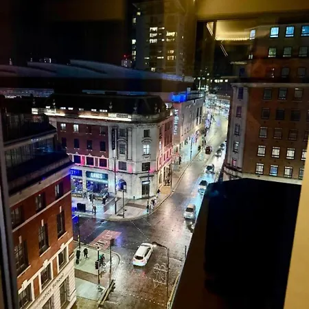 Winner Of 2025 Traveller Award - 2 Double Bed In Heart Of Centre With Netflix & Wifi 利兹