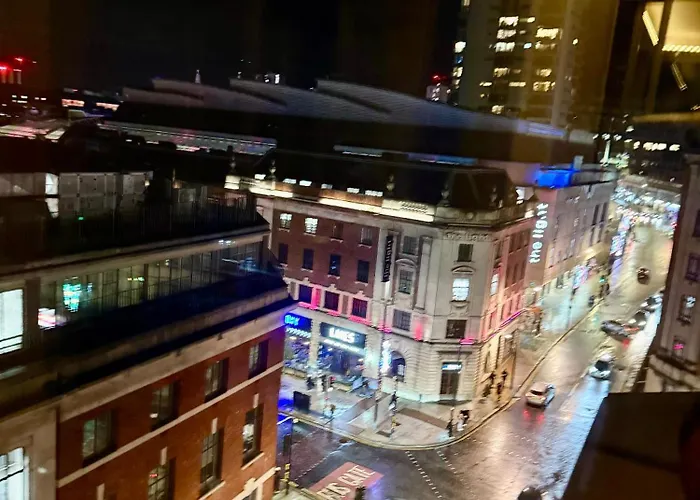 Winner Of 2025 Traveller Award - 2 Double Bed In Heart Of Centre With Netflix & Wifi 公寓 *