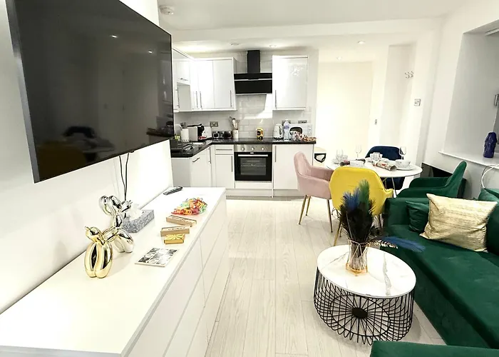 Winner Of 2025 Traveller Award - 2 Double Bed In Heart Of Centre With Netflix & Wifi *