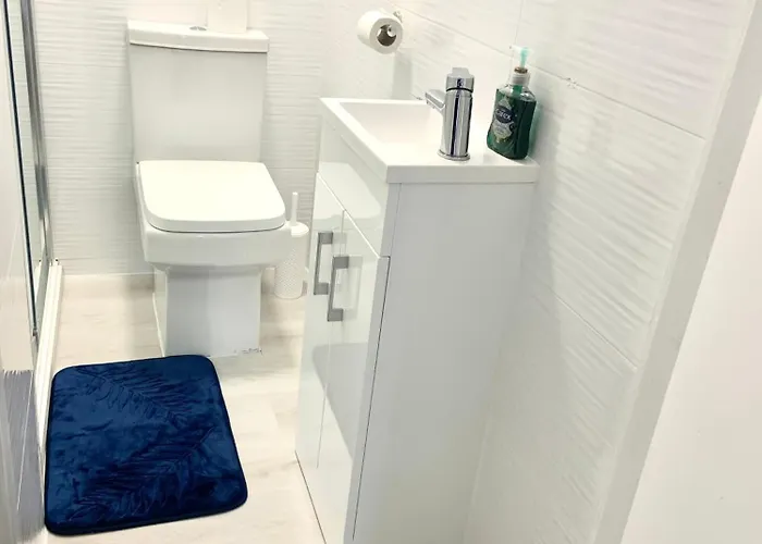 Winner Of 2025 Traveller Award - 2 Double Bed In Heart Of Centre With Netflix & Wifi 公寓 *