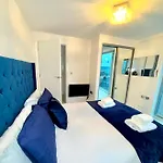 Lejlighed Winner Of 2025 Traveller Award - 2 Double Bed In Heart Of Centre With Netflix & Wifi