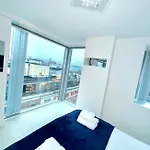 Lejlighed Winner Of 2025 Traveller Award - 2 Double Bed In Heart Of Centre With Netflix & Wifi *