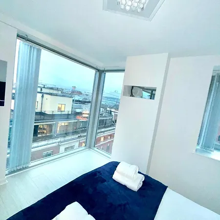 شقة Winner Of 2025 Traveller Award - 2 Double Bed In Heart Of Centre With Netflix & Wifi *