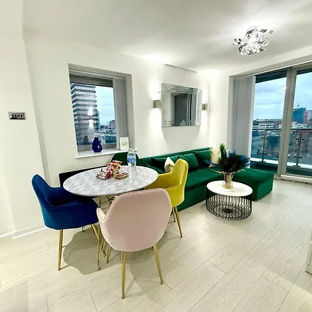 Winner Of 2025 Traveller Award - 2 Double Bed In Heart Of Centre With Netflix & Wifi * Лідс