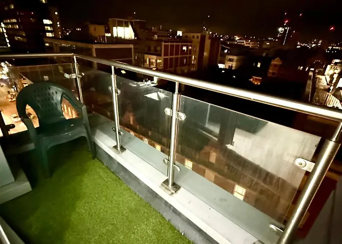 Winner Of 2025 Traveller Award - 2 Double Bed In Heart Of Centre With Netflix & Wifi Апартаменти