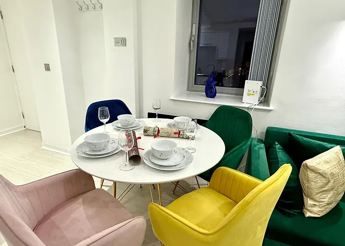 Winner Of 2025 Traveller Award - 2 Double Bed In Heart Of Centre With Netflix & Wifi * Лідс