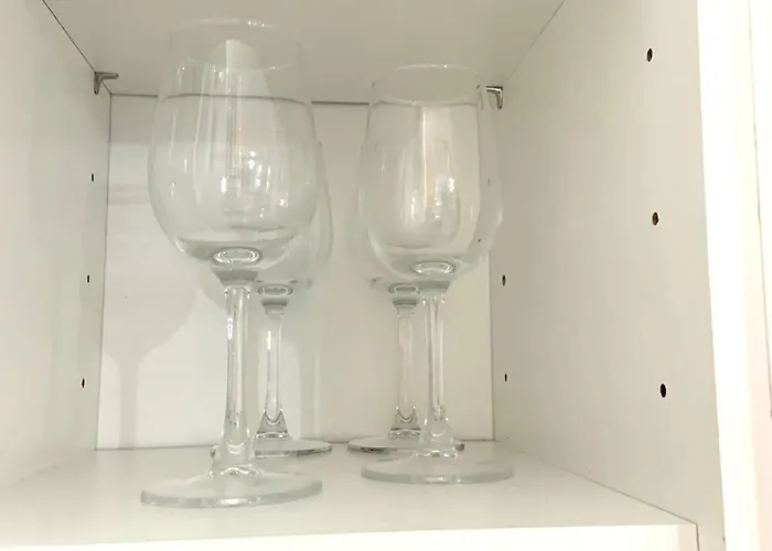 Апартаменти Winner Of 2025 Traveller Award - 2 Double Bed In Heart Of Centre With Netflix & Wifi *