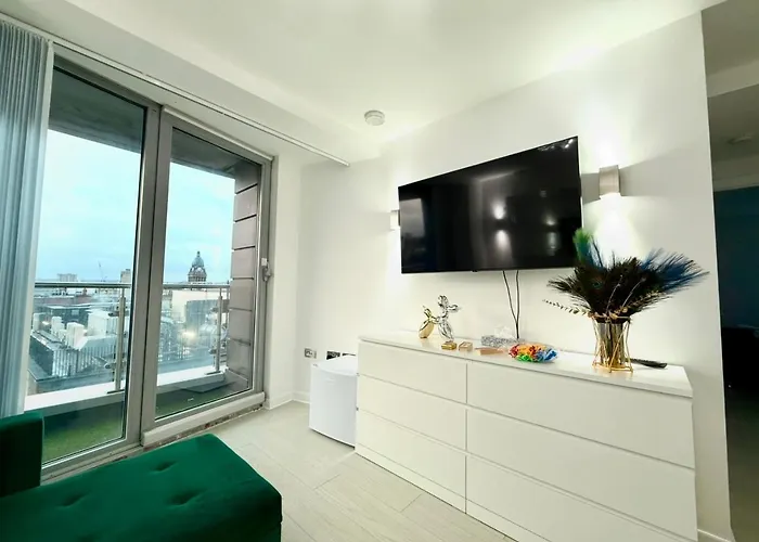 Апартаменти Winner Of 2025 Traveller Award - 2 Double Bed In Heart Of Centre With Netflix & Wifi Лідс