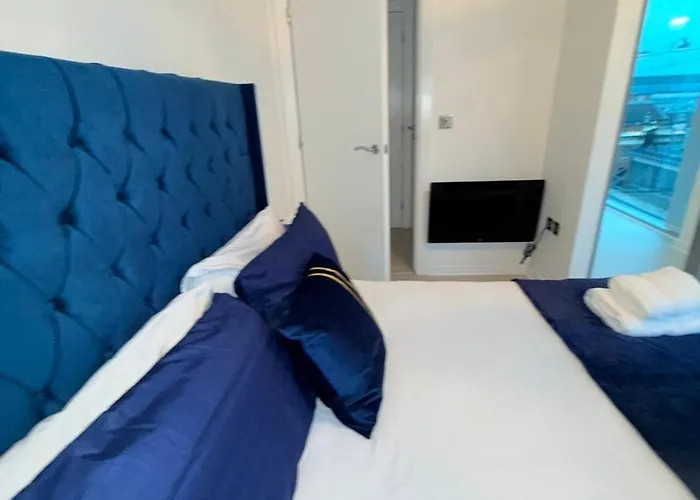 Winner Of 2025 Traveller Award - 2 Double Bed In Heart Of Centre With Netflix & Wifi *