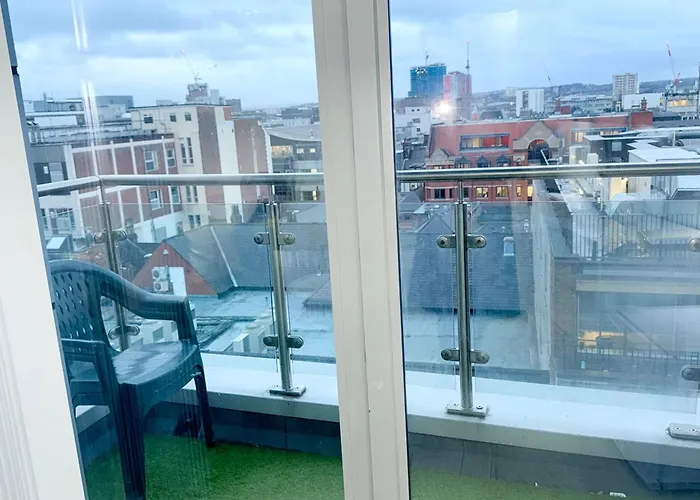 Апартаменти Winner Of 2025 Traveller Award - 2 Double Bed In Heart Of Centre With Netflix & Wifi *