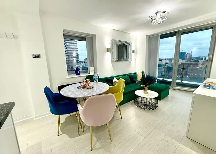 Winner Of 2025 Traveller Award - 2 Double Bed In Heart Of Centre With Netflix & Wifi * Лідс